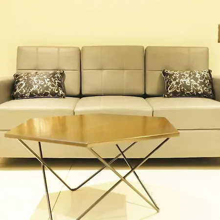 Apt# One-Four-Two - With Lift - High Speed Wifi - Smart Tv New Delhi Exterior photo