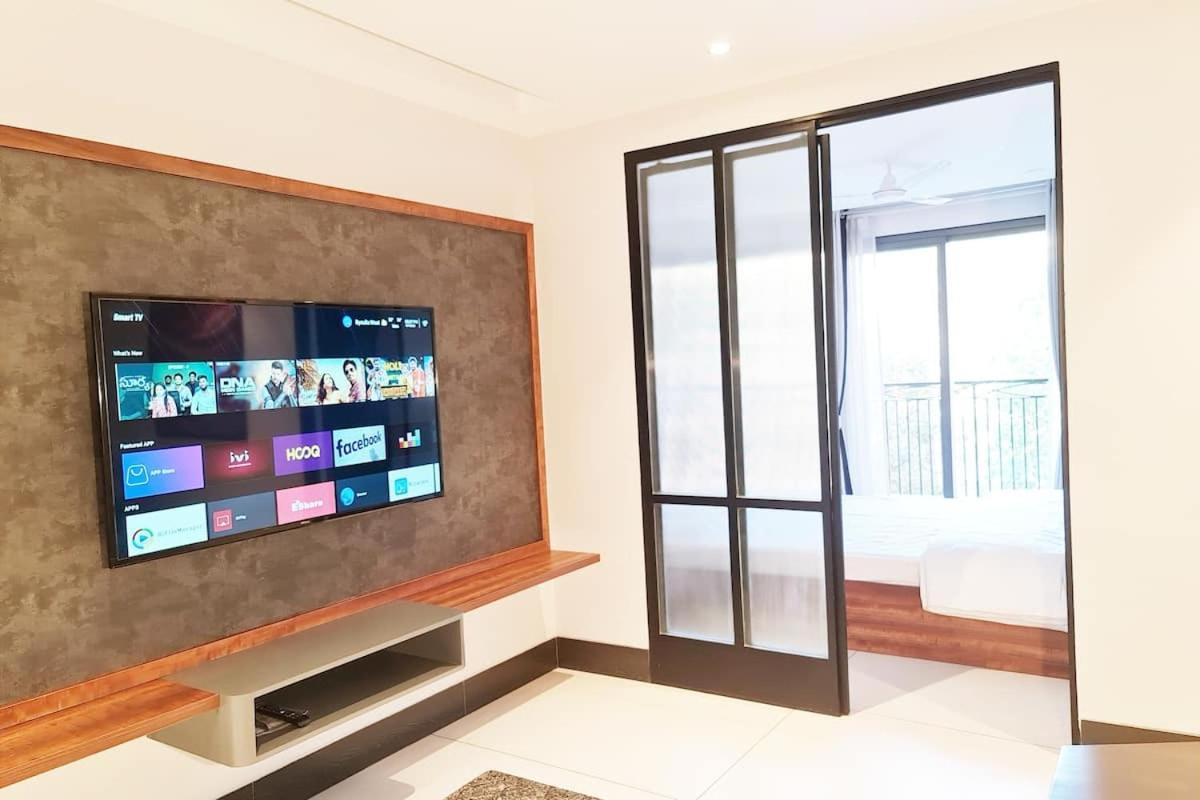 Apartment Apt# One-four-two - With Lift - High Speed Wifi - Smart Tv *