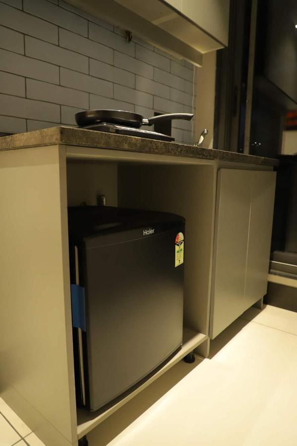 Apartment Apt# One-four-two - With Lift - High Speed Wifi - Smart Tv New Delhi