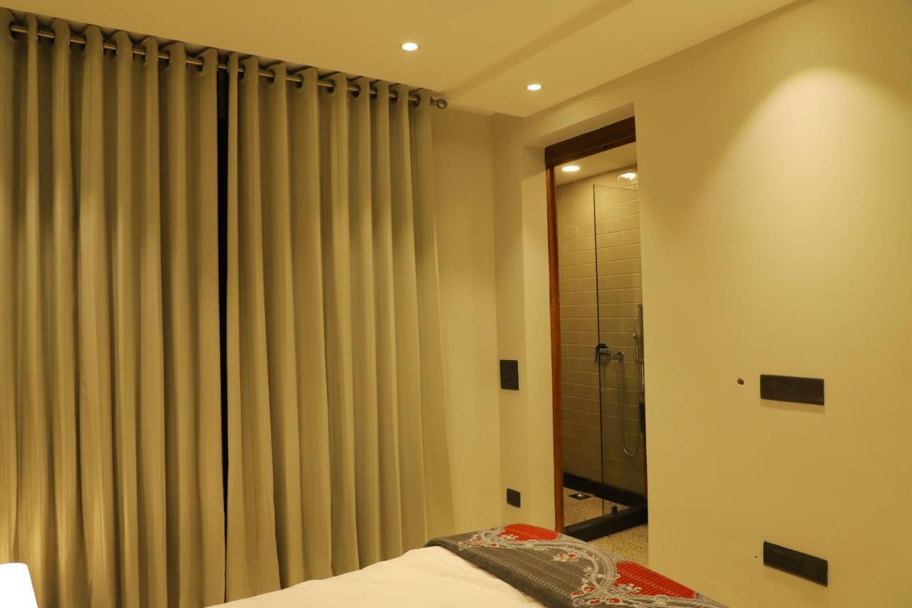 Apt# One-four-two - With Lift - High Speed Wifi - Smart Tv Apartment *
